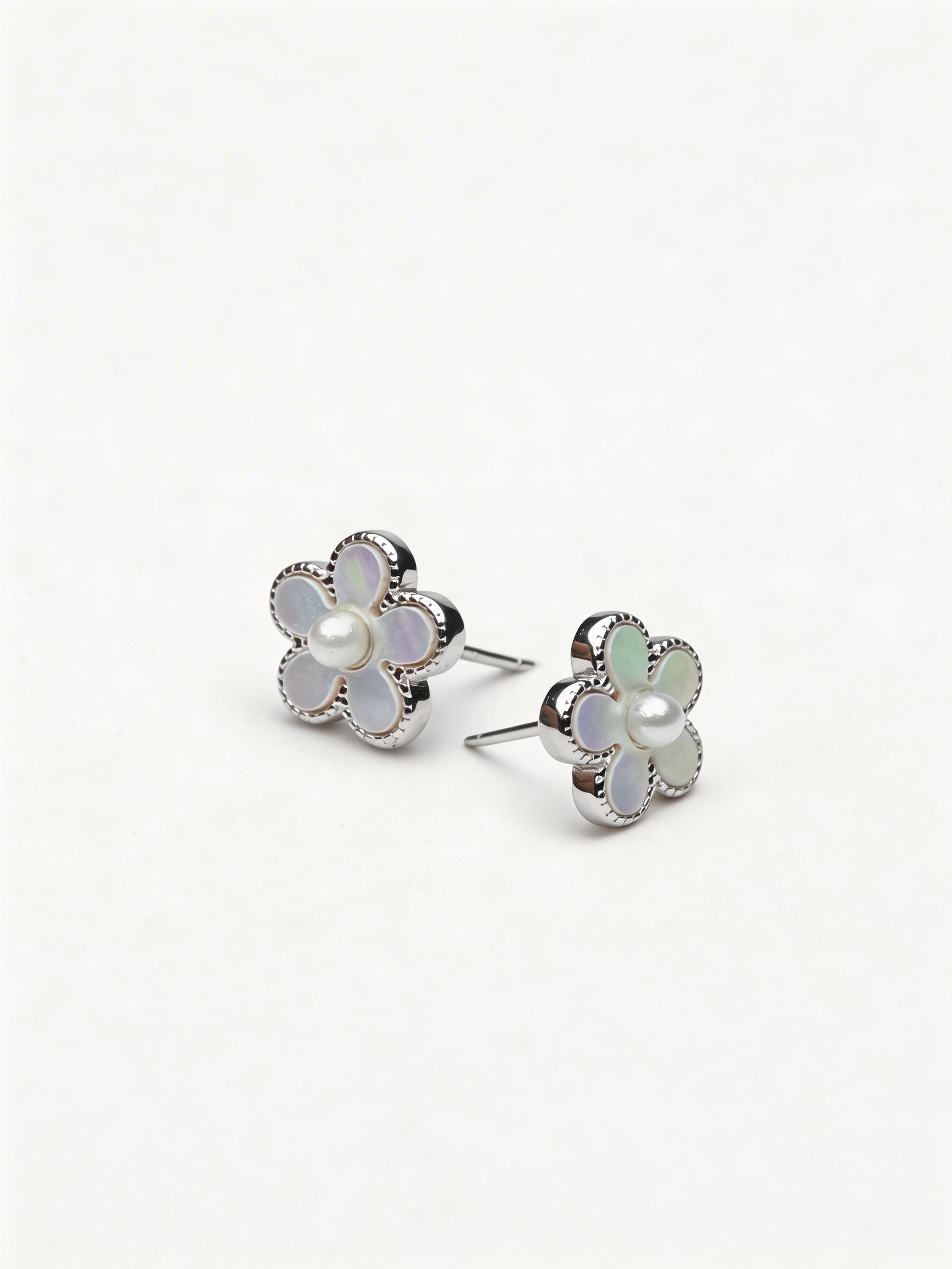 Nilo Pearl Blossom Stud Earrings
