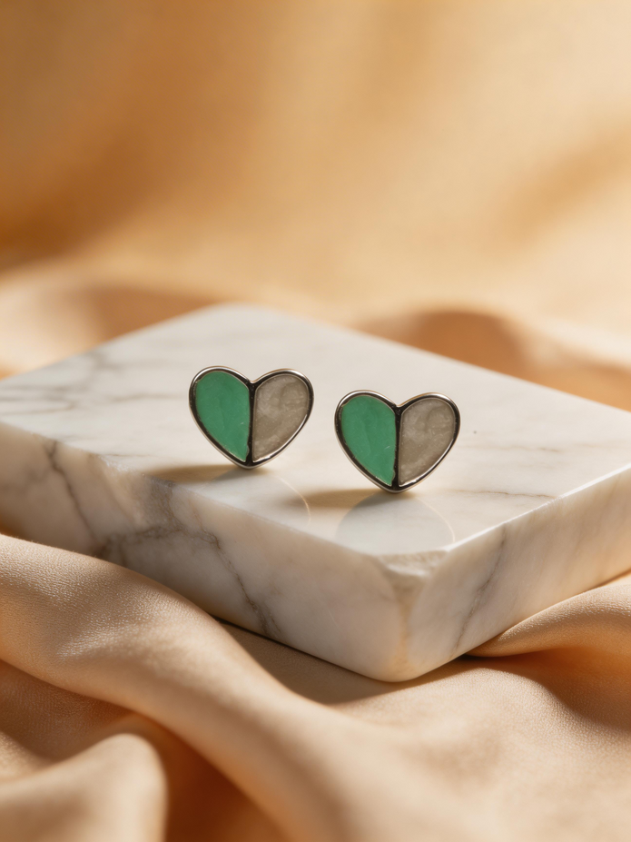 Nilo Half-Tone Heart Stud Earrings