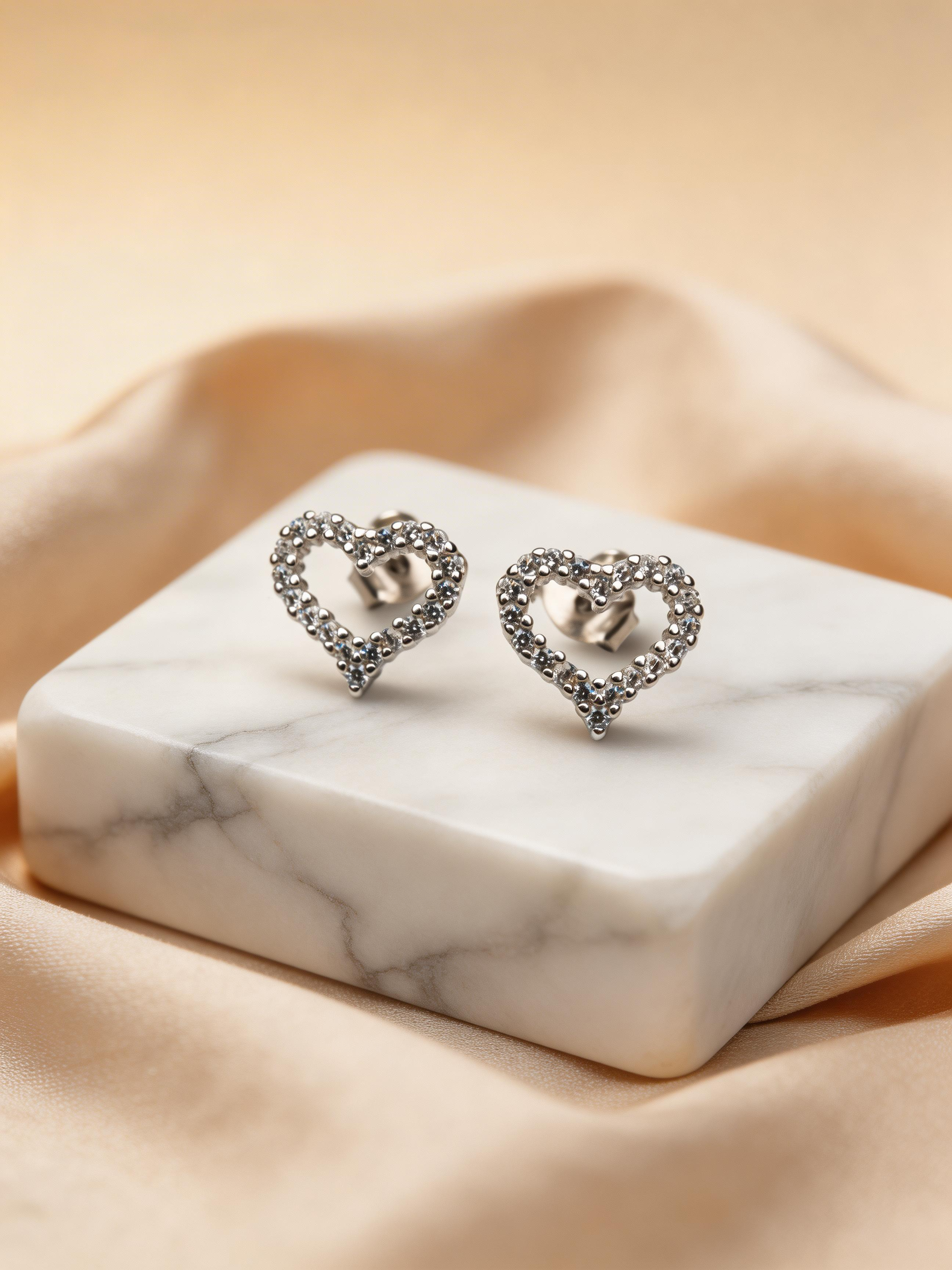 Nilo Sparkling Heart Outline Stud Earrings