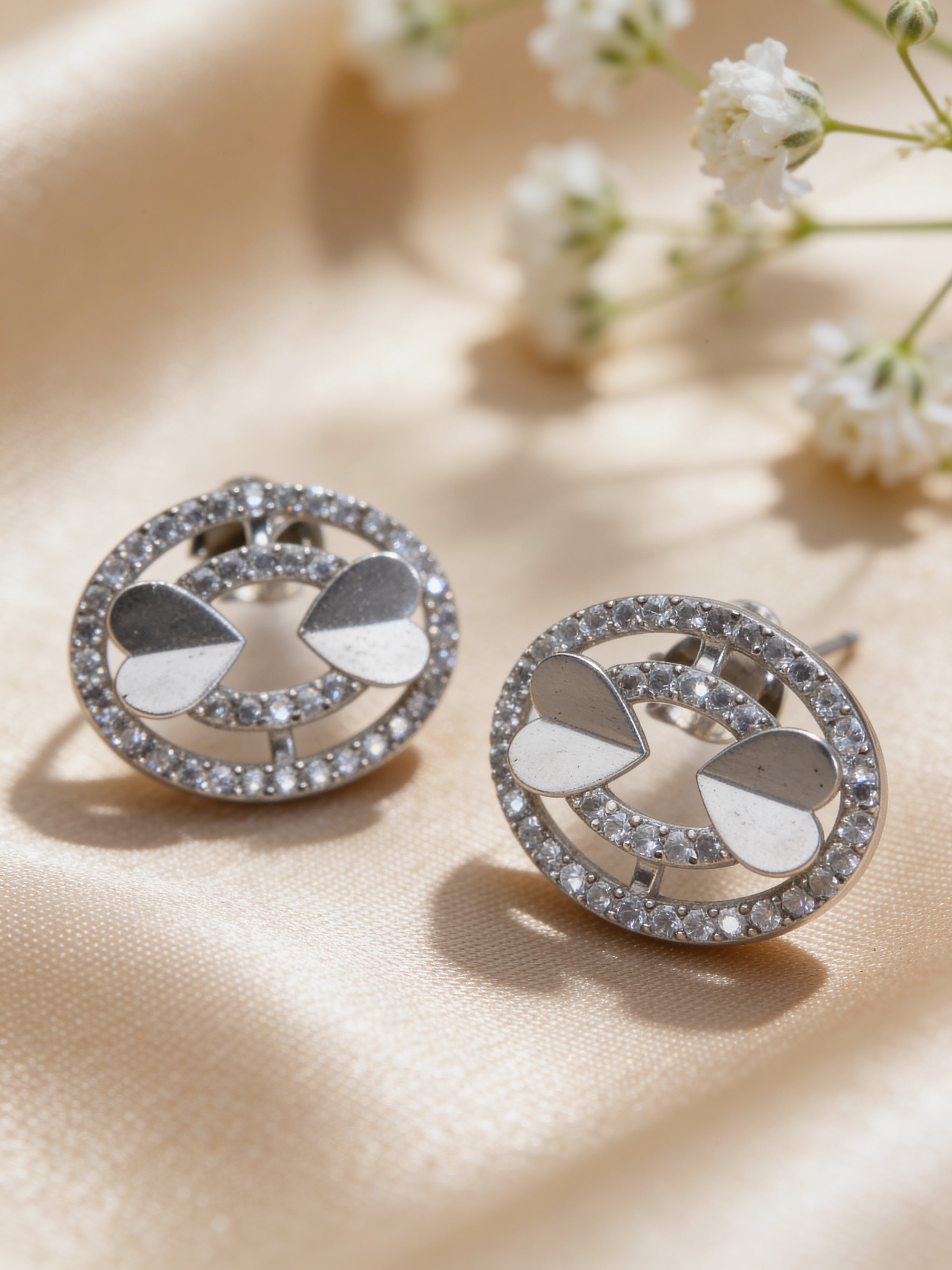 925 Minimal Heart Circle Studs