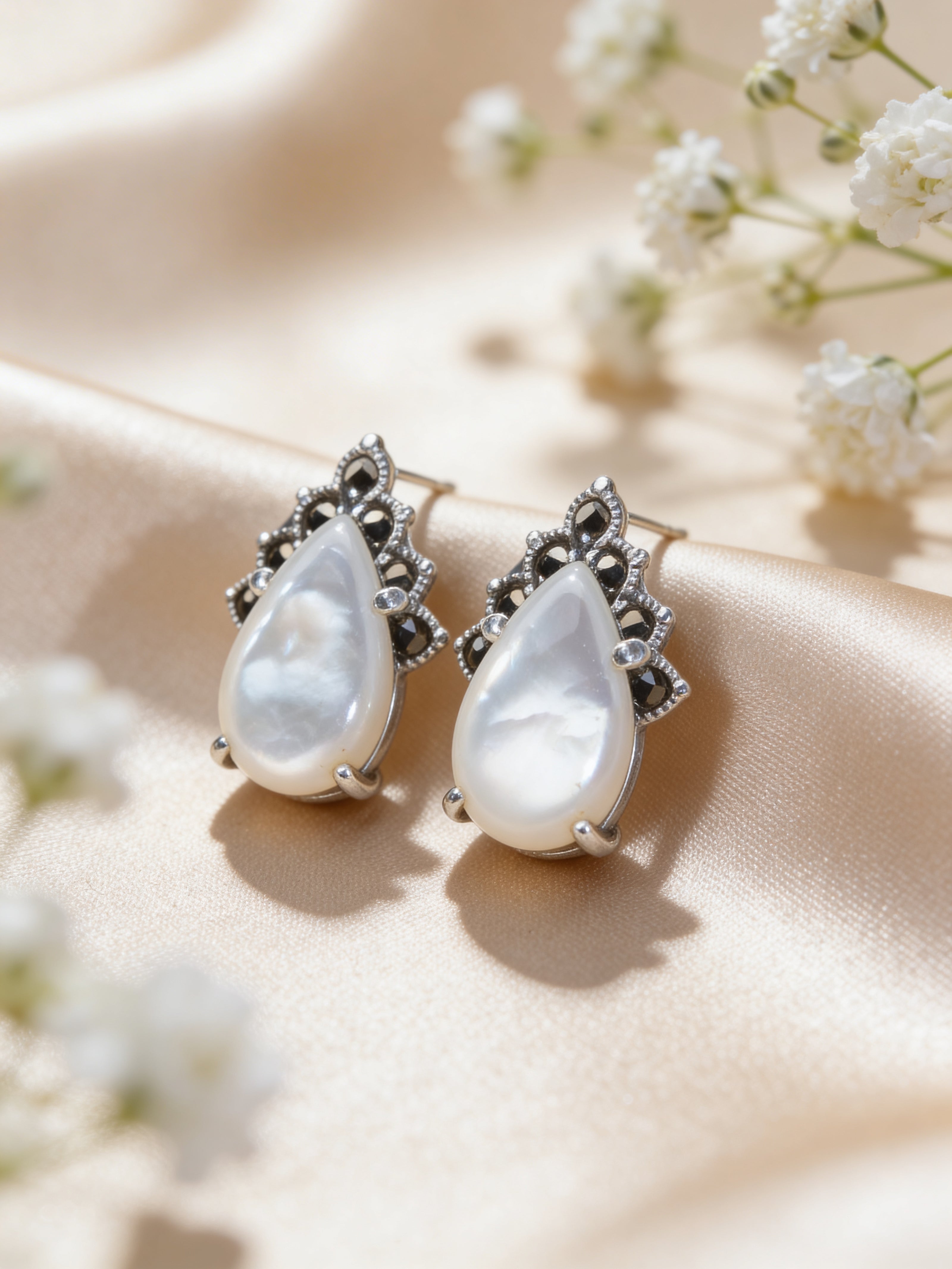 925 Pearl Teardrop Vintage Studs
