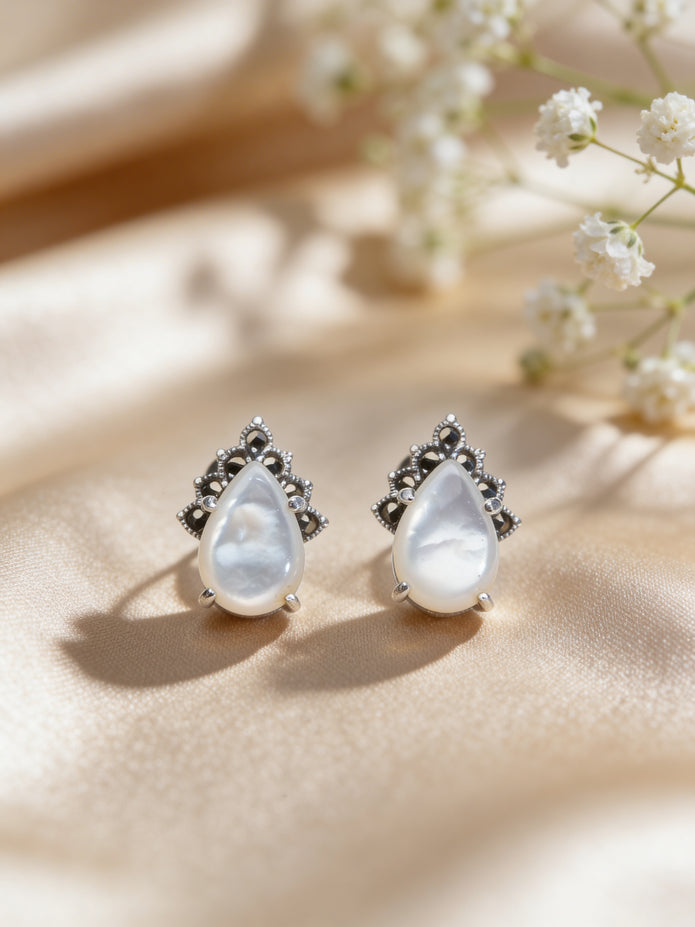 925 Pearl Teardrop Vintage Studs