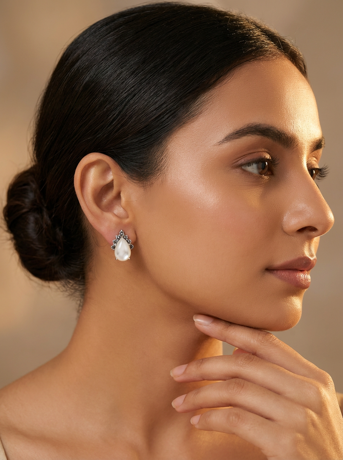 925 Pearl Teardrop Vintage Studs
